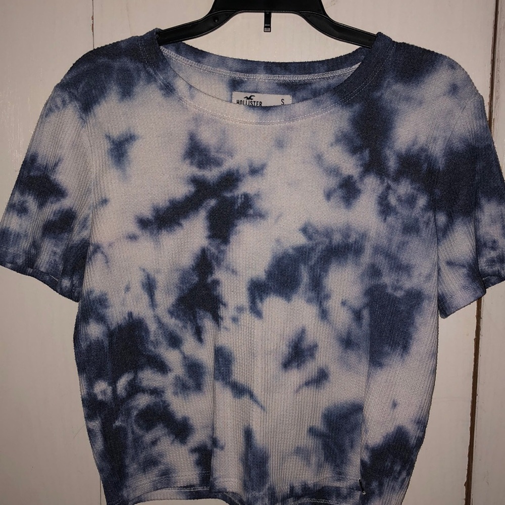Hollister t-shirt